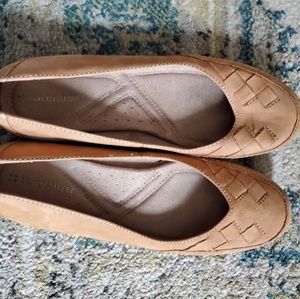 Naturalizer flats